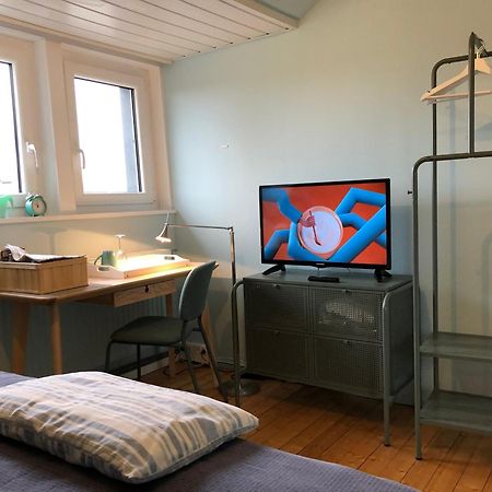 Blaues Zimmer Mit Grossem Balkon, Bad Ist Ein Traum, 50 Schritte Zum Radweg Am Main,Ideal For Short Stay Mainstockheim Экстерьер фото