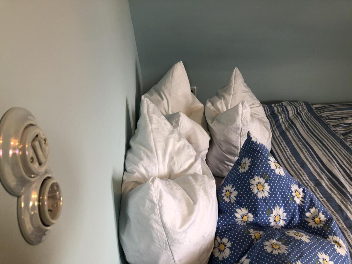Blaues Zimmer Mit Grossem Balkon, Bad Ist Ein Traum, 50 Schritte Zum Radweg Am Main,Ideal For Short Stay Mainstockheim Экстерьер фото