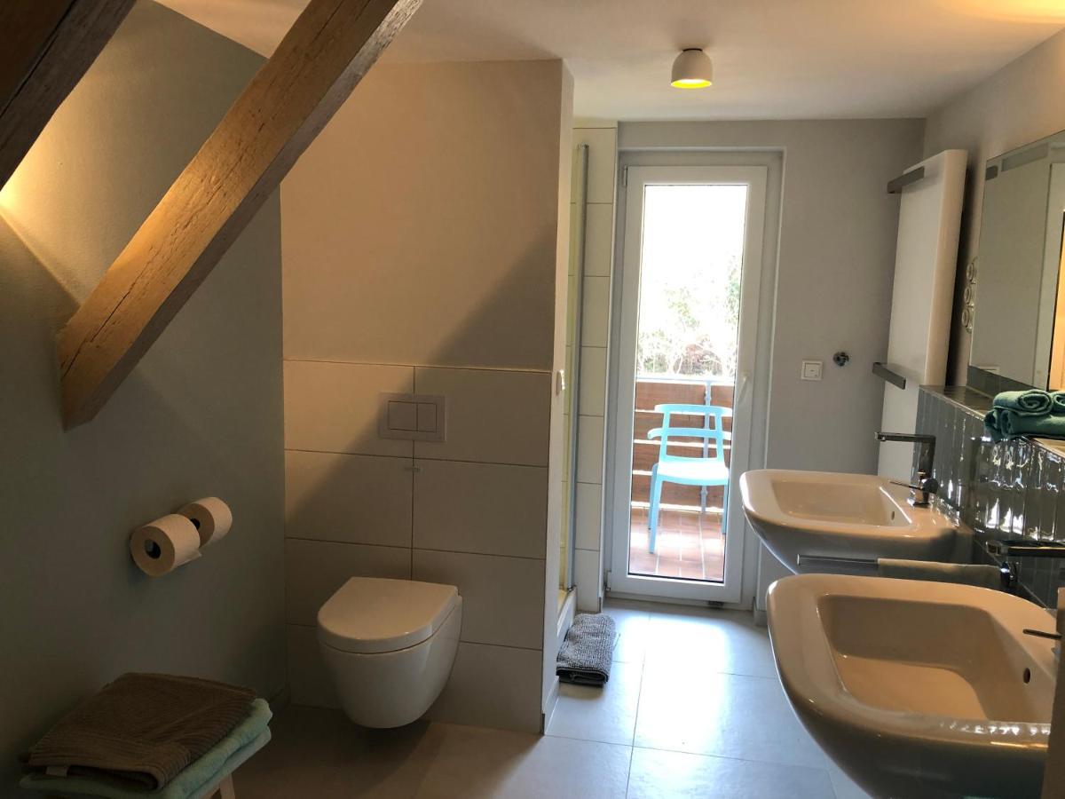 Blaues Zimmer Mit Grossem Balkon, Bad Ist Ein Traum, 50 Schritte Zum Radweg Am Main,Ideal For Short Stay Mainstockheim Экстерьер фото
