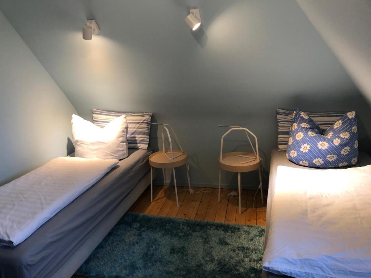 Blaues Zimmer Mit Grossem Balkon, Bad Ist Ein Traum, 50 Schritte Zum Radweg Am Main,Ideal For Short Stay Mainstockheim Экстерьер фото