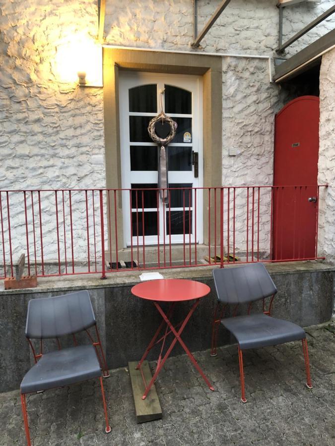 Blaues Zimmer Mit Grossem Balkon, Bad Ist Ein Traum, 50 Schritte Zum Radweg Am Main,Ideal For Short Stay Mainstockheim Экстерьер фото