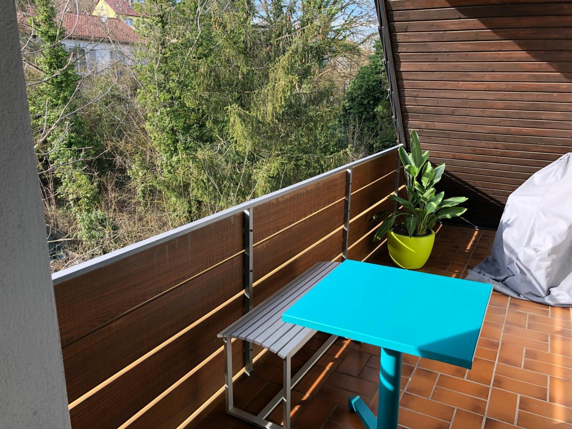 Blaues Zimmer Mit Grossem Balkon, Bad Ist Ein Traum, 50 Schritte Zum Radweg Am Main,Ideal For Short Stay Mainstockheim Экстерьер фото