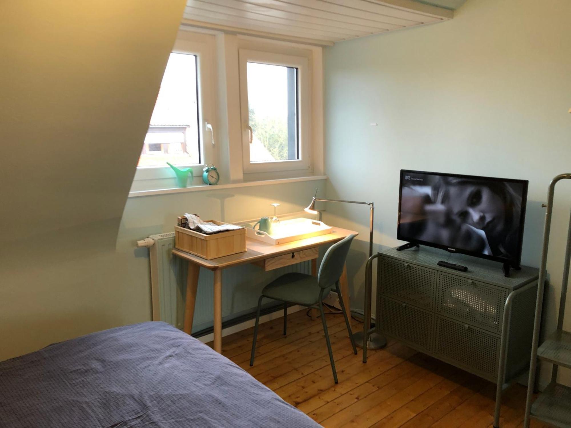 Blaues Zimmer Mit Grossem Balkon, Bad Ist Ein Traum, 50 Schritte Zum Radweg Am Main,Ideal For Short Stay Mainstockheim Экстерьер фото